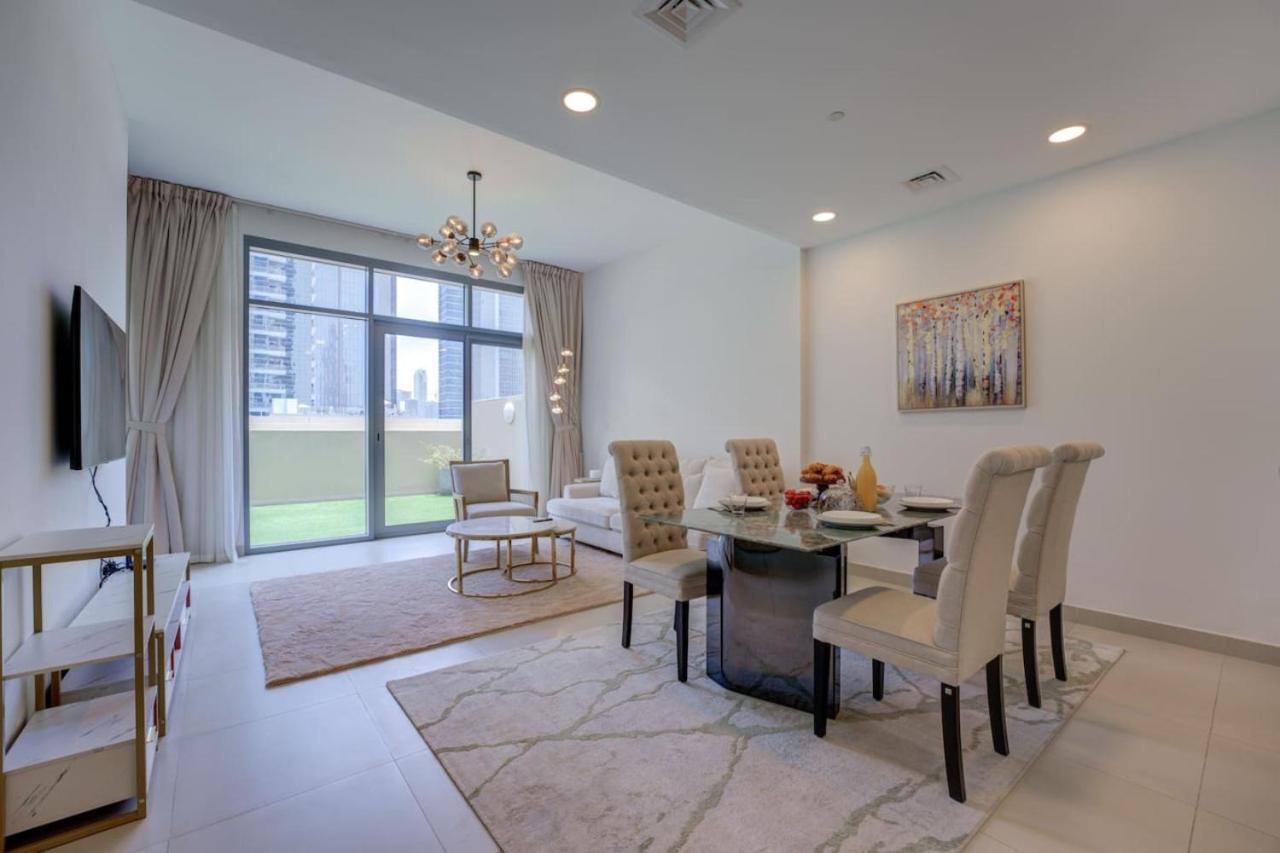 Downtown 1 Bed With Large Bright Terrace * Dubai