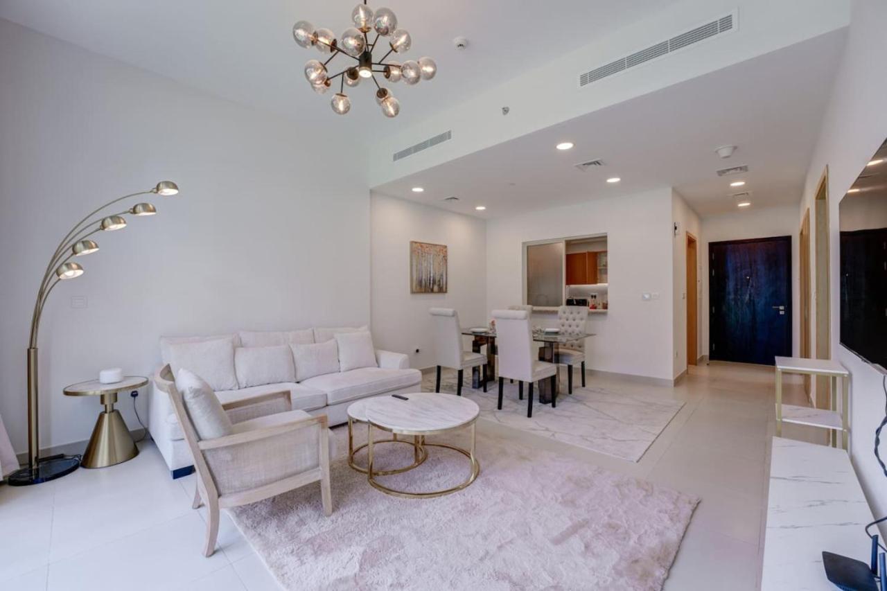 Downtown 1 Bed With Large Bright Terrace
