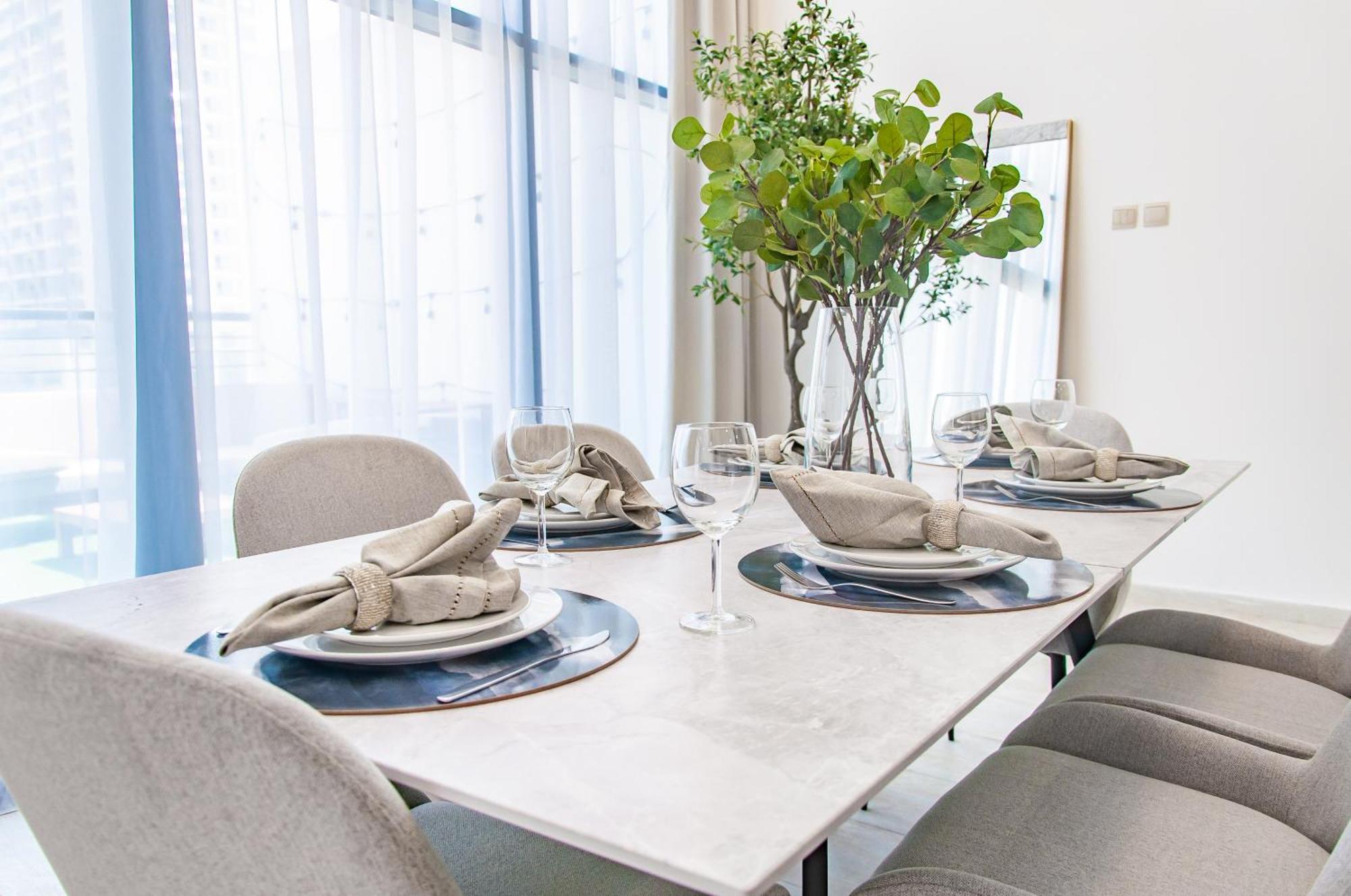 Sophisticated 2 Bedroom With Lush Interiors In Jvc