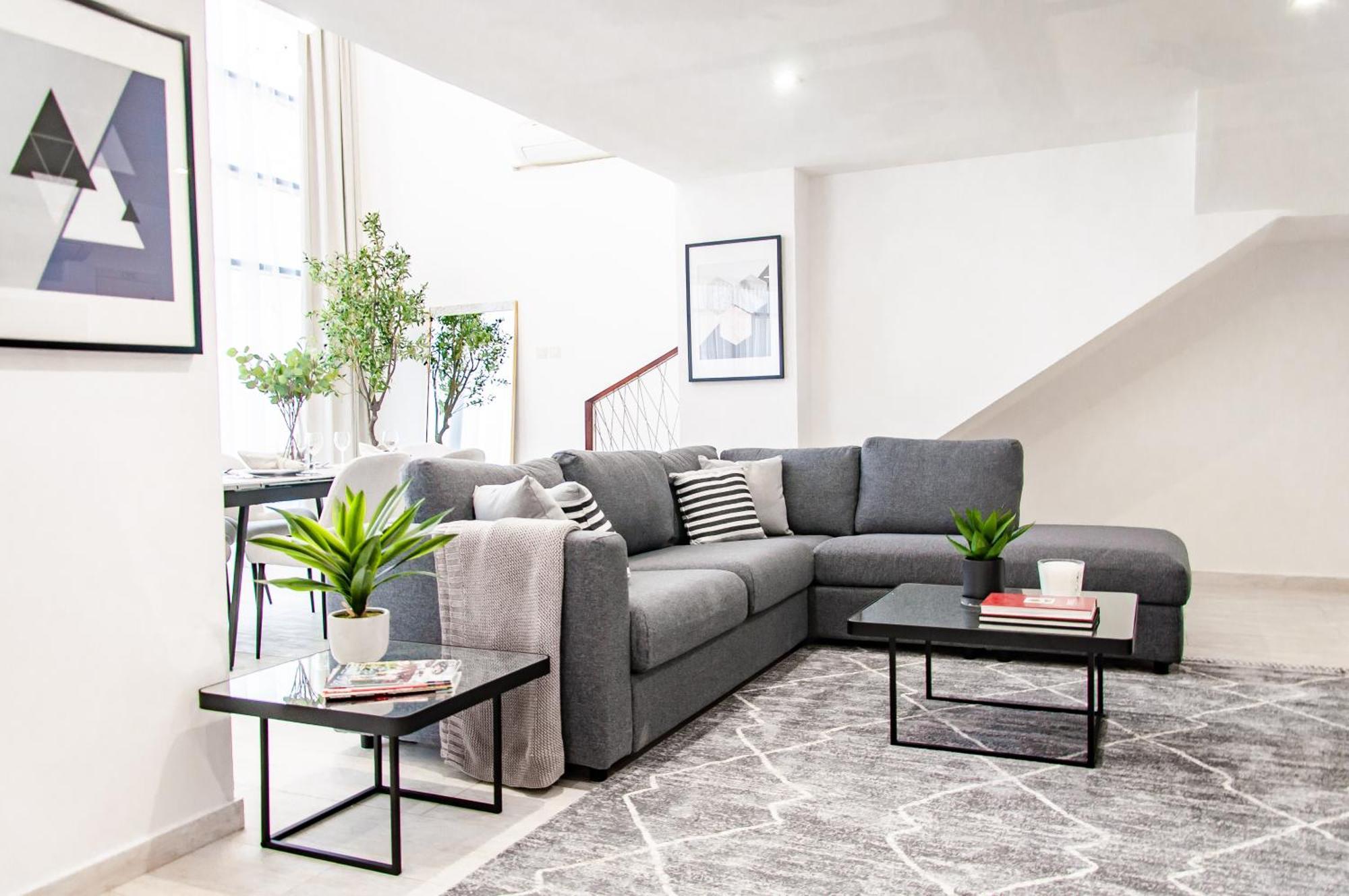 Sophisticated 2 Bedroom With Lush Interiors In Jvc Apartment