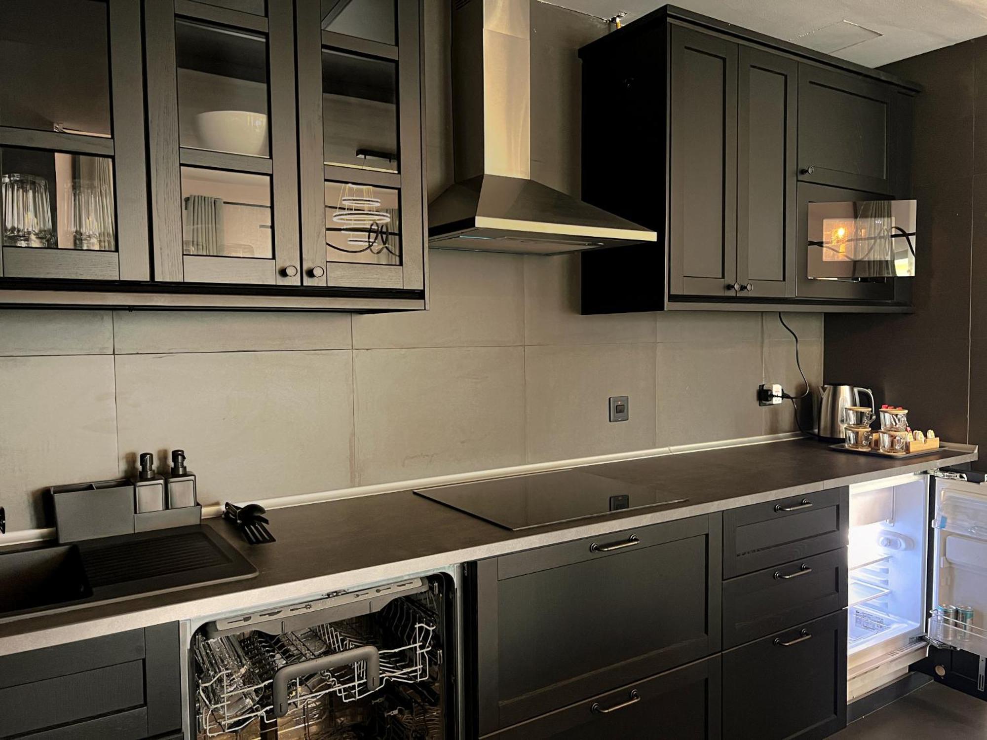 Apartamento Refreshing Sunset 5min Walk To Metro *