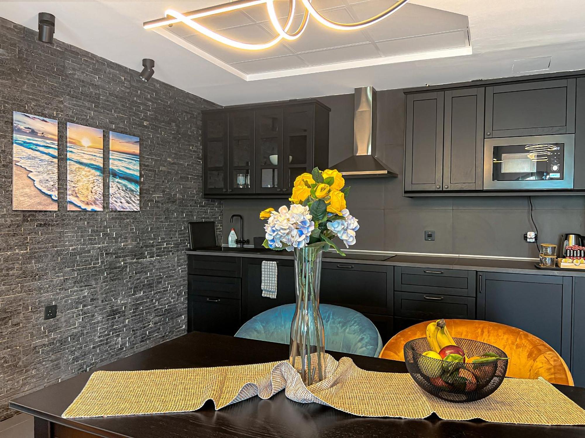Apartment Refreshing Sunset 5min Walk To Metro *