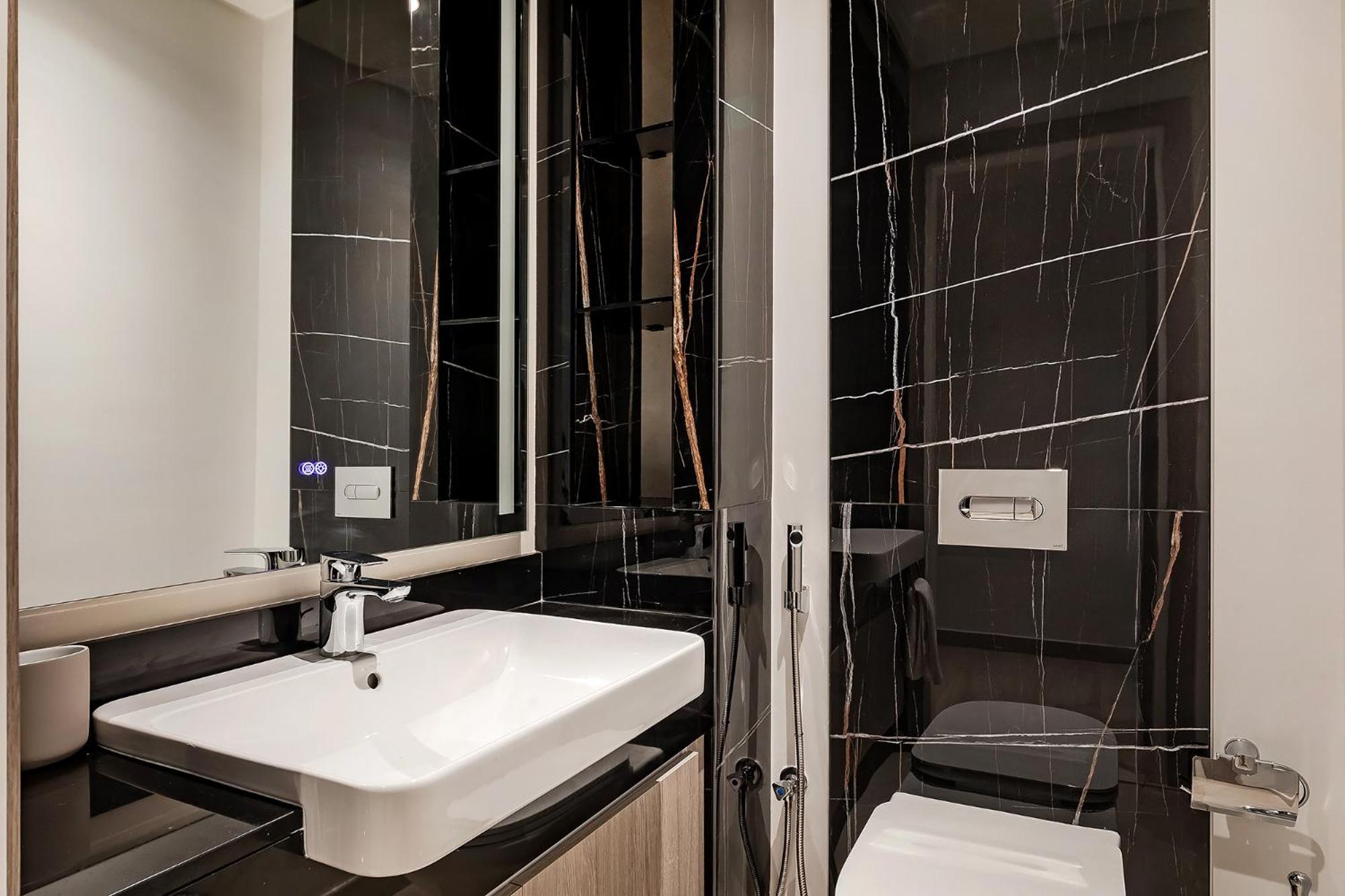 In Me Do Re Jumeirah Towers Apartment