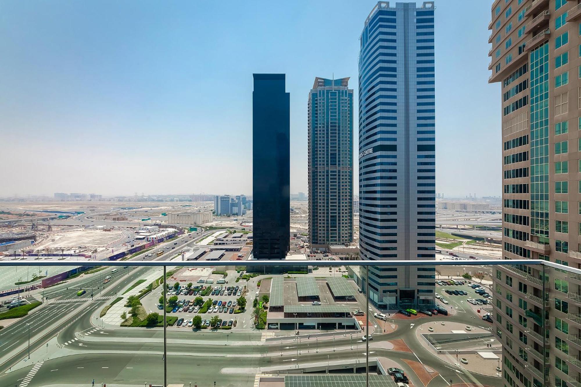 In Me Do Re Jumeirah Towers Apartment *