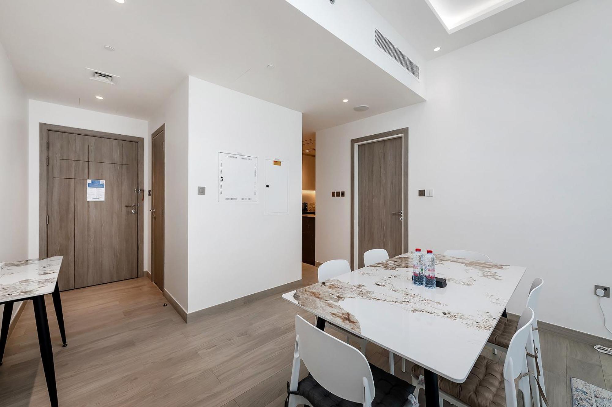 Apartment In Me Do Re Jumeirah Towers *