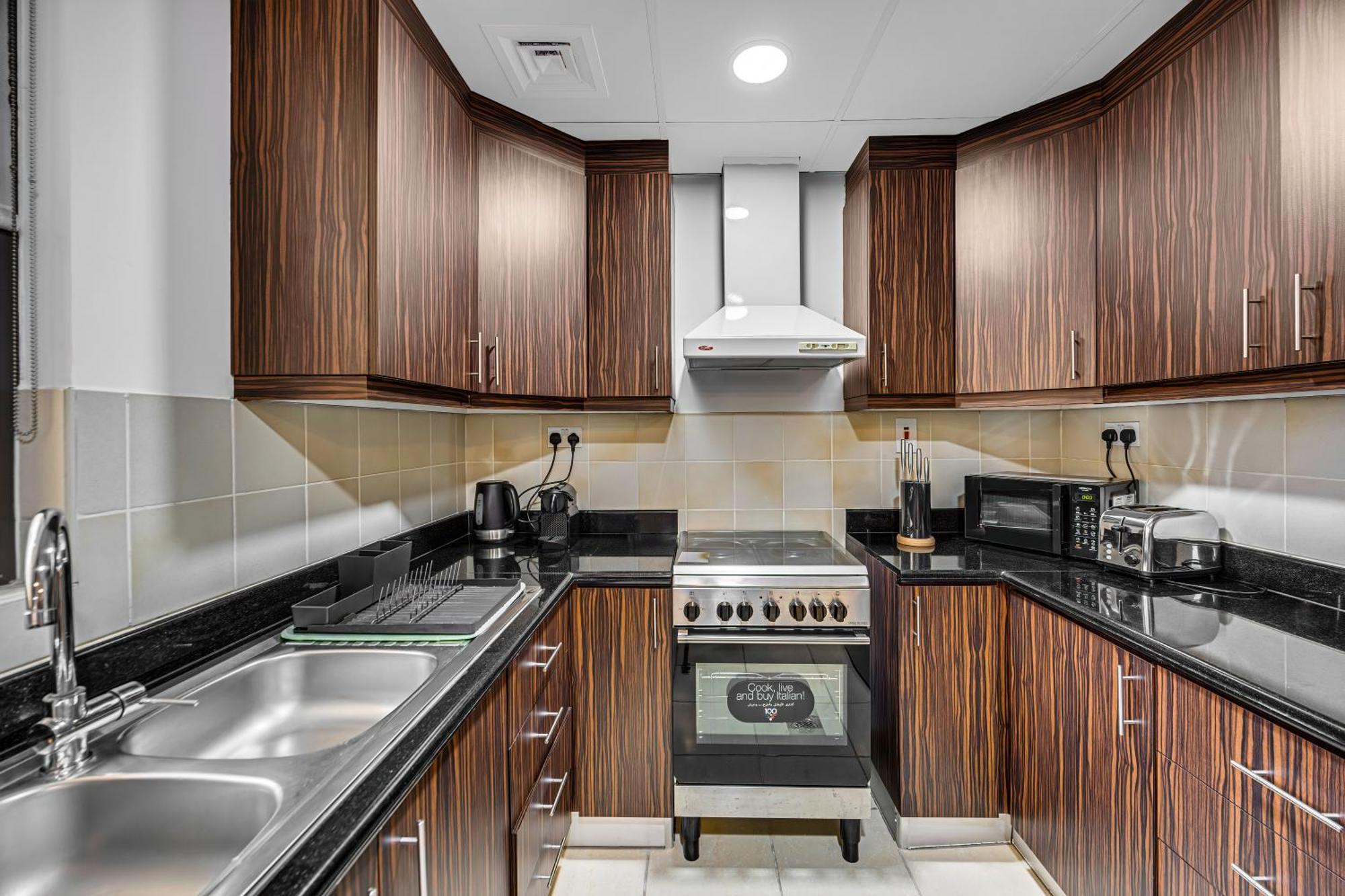 Comfy Family In Shams Jbr Apartment Dubai