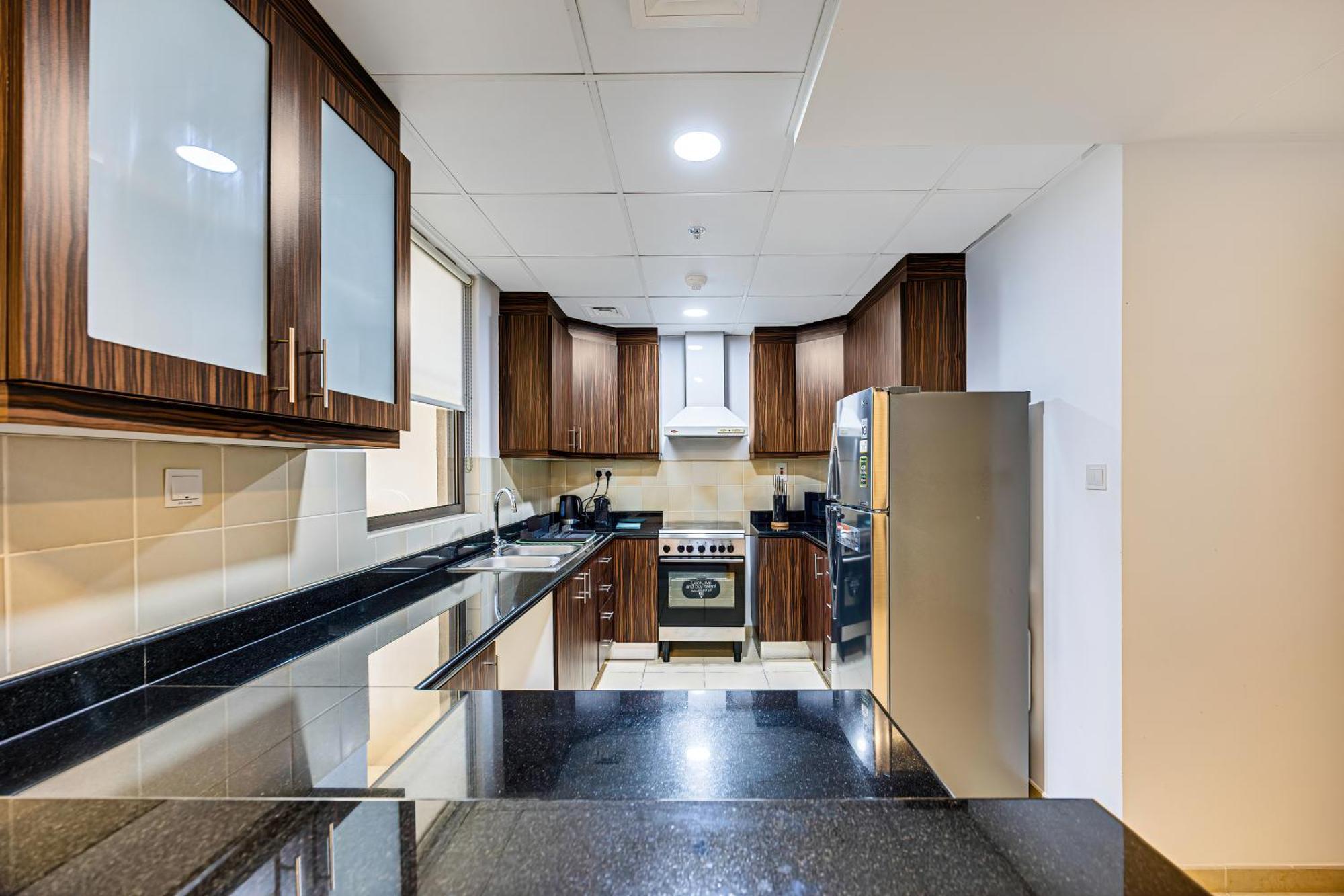 Comfy Family In Shams Jbr Apartment *