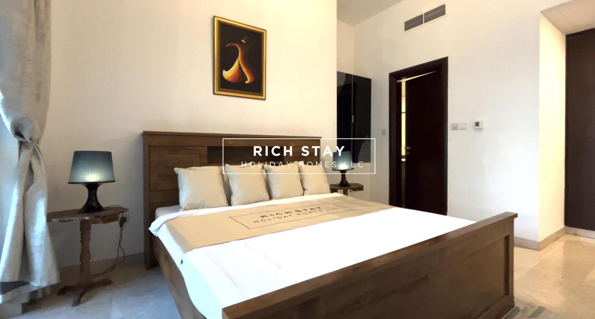 Canal View 2br & Maid In Kg Tower, Marina