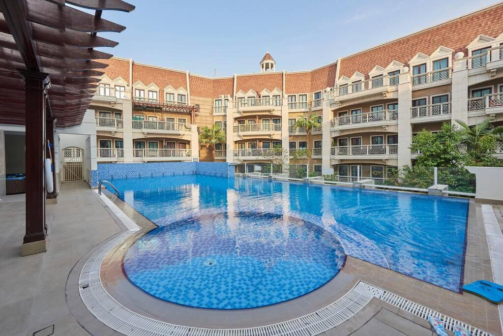 Cozy 1bedroom Skylight Le Grand Chateau Apartamento Dubai
