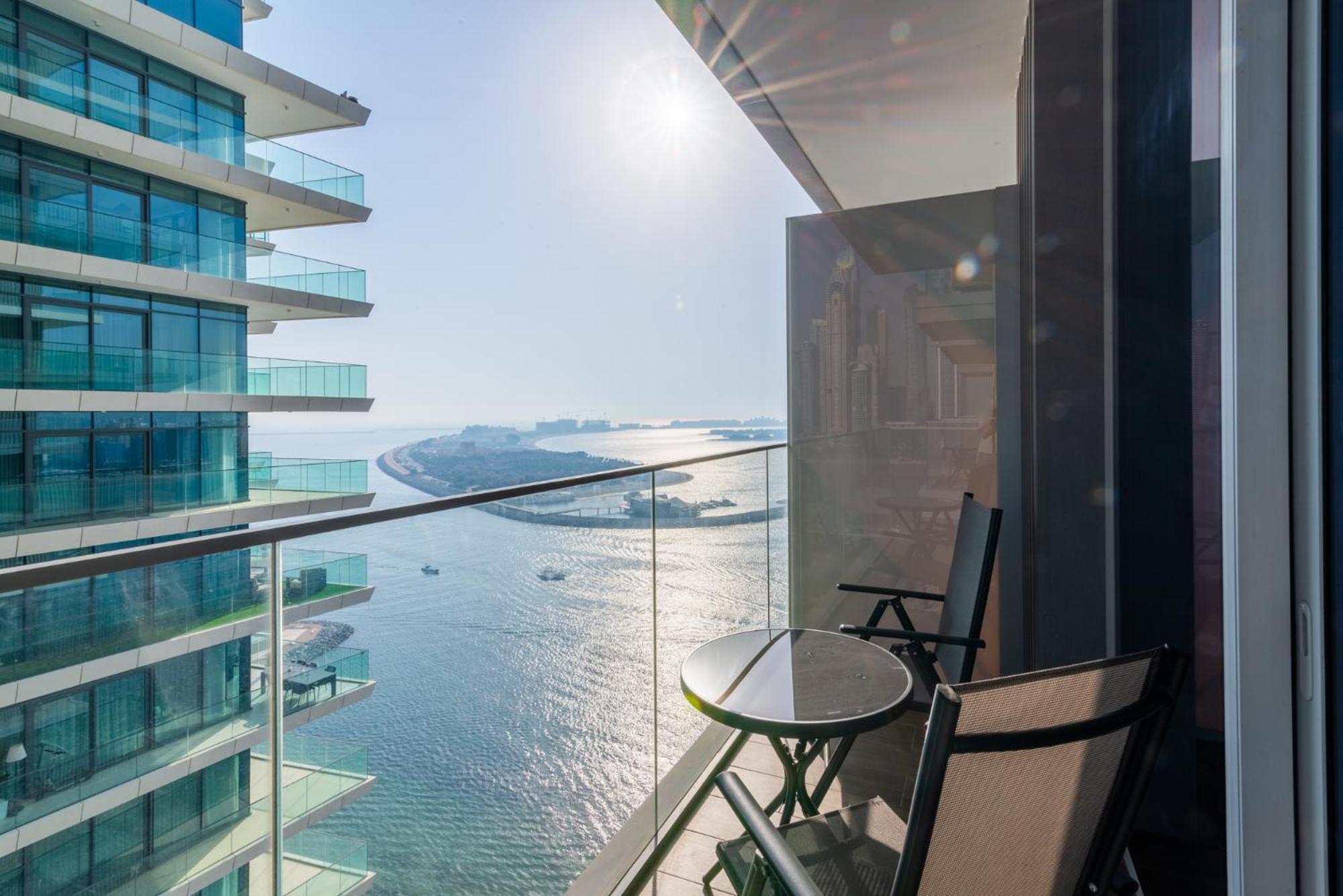 Beachfront Luxury - Stunning Views On The Palm & Marina - Private Beach Apartment *