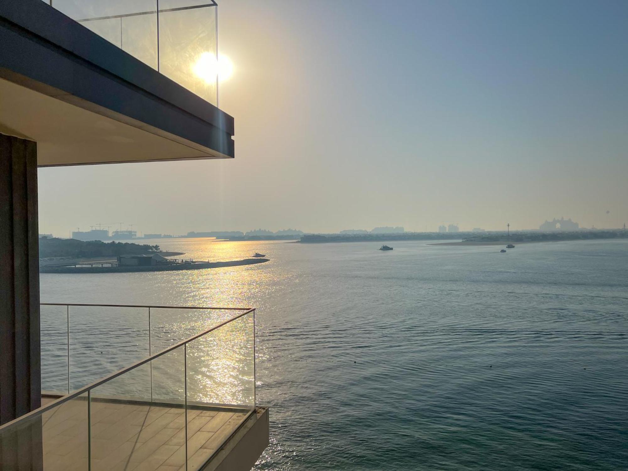 Beachfront Luxury - Stunning Views On The Palm & Marina - Private Beach Apartment Dubai