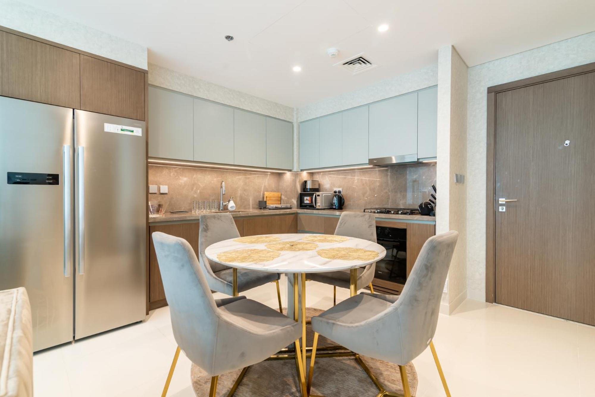 Beachfront Luxury - Stunning Views On The Palm & Marina - Private Beach Apartment *