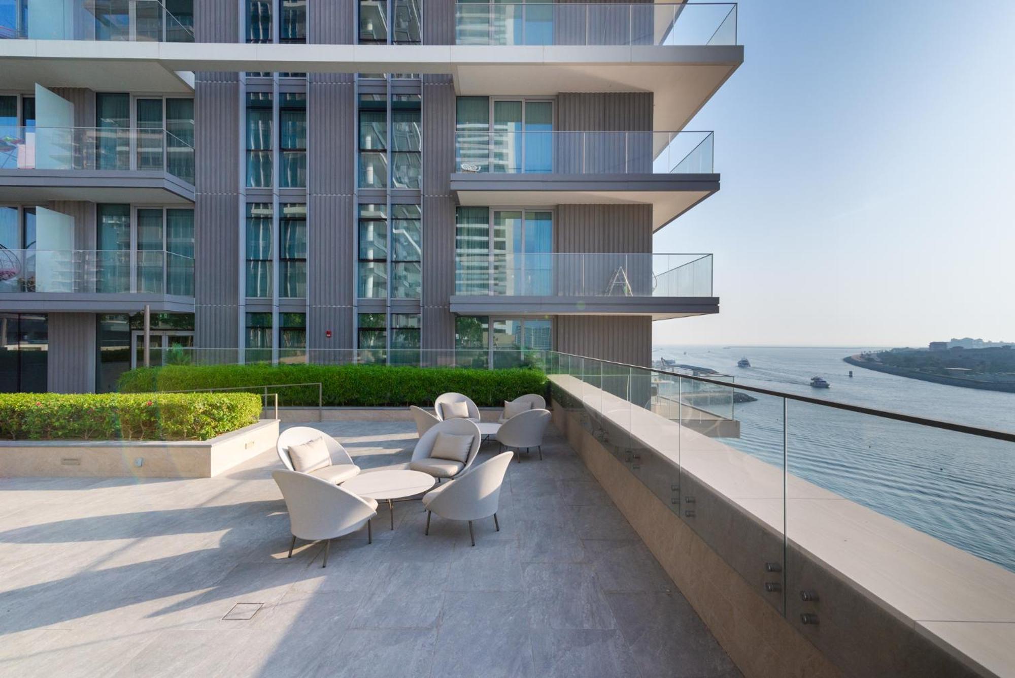 Apartment Beachfront Luxury - Stunning Views On The Palm & Marina - Private Beach *