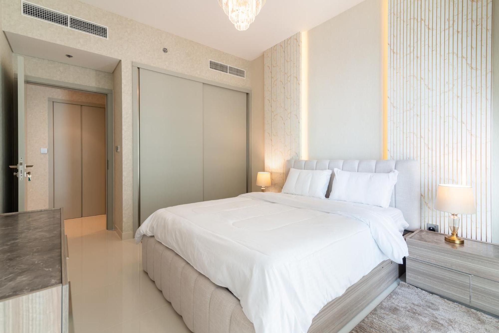 Beachfront Luxury - Stunning Views On The Palm & Marina - Private Beach Dubai