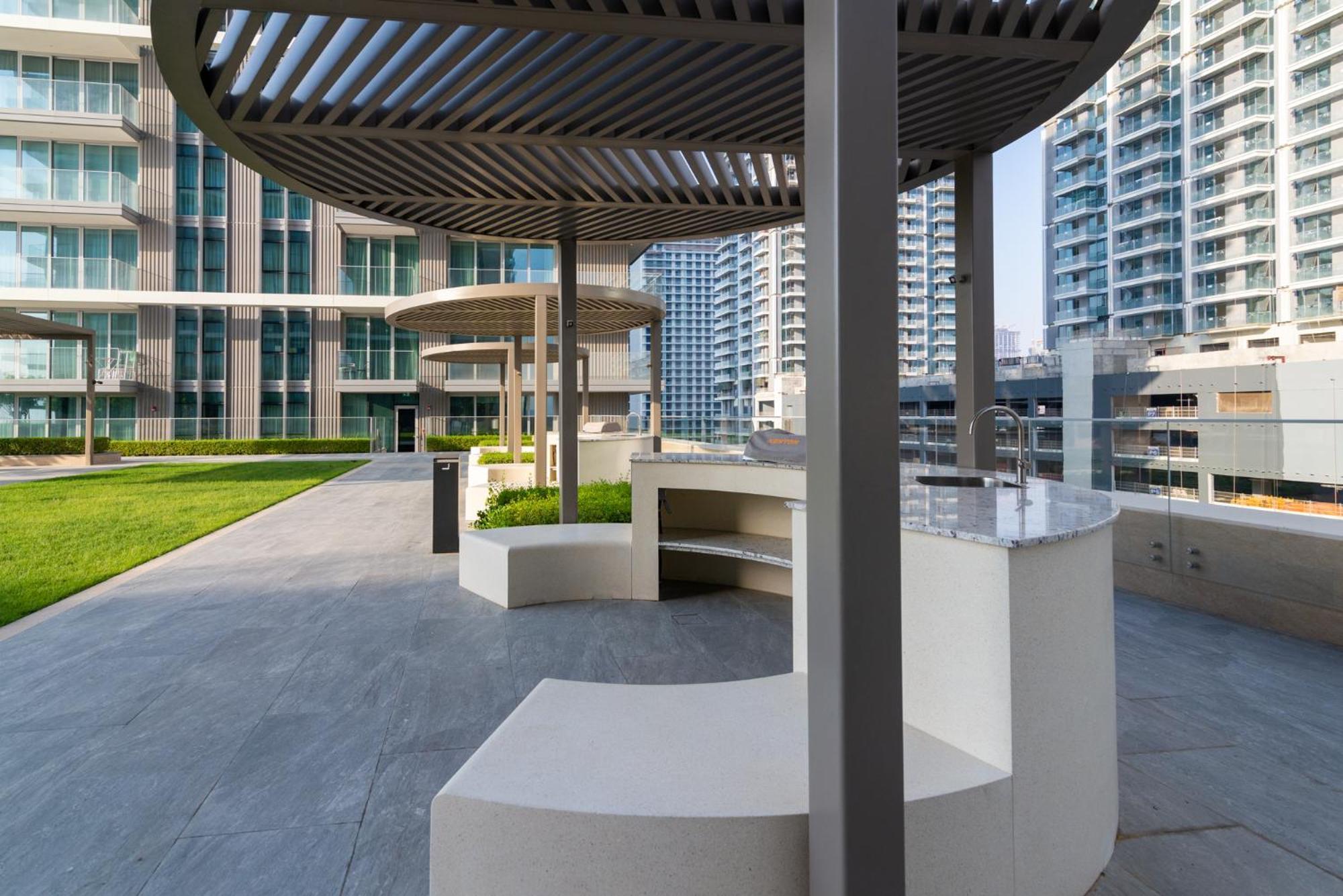 Beachfront Luxury - Stunning Views On The Palm & Marina - Private Beach Apartment