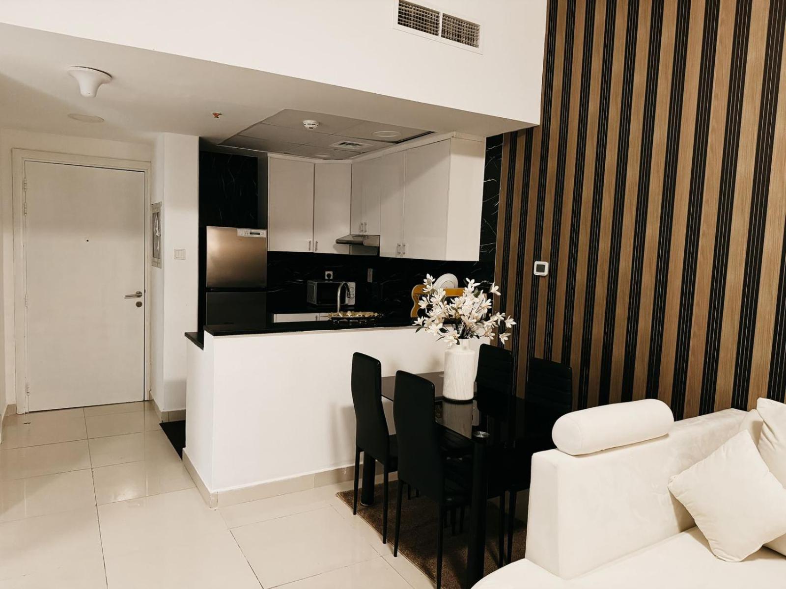 Ultra Luxurious 1 Bhk Marina 28th Floor - Escan Tower * Dubai