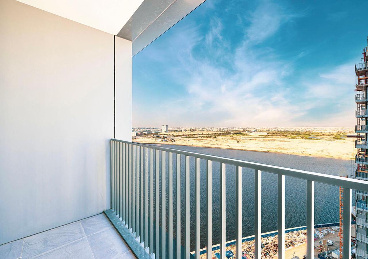 Waterfront Lux 1 Bedroom In Creek Edge With Amazing Pool Apartment Dubai