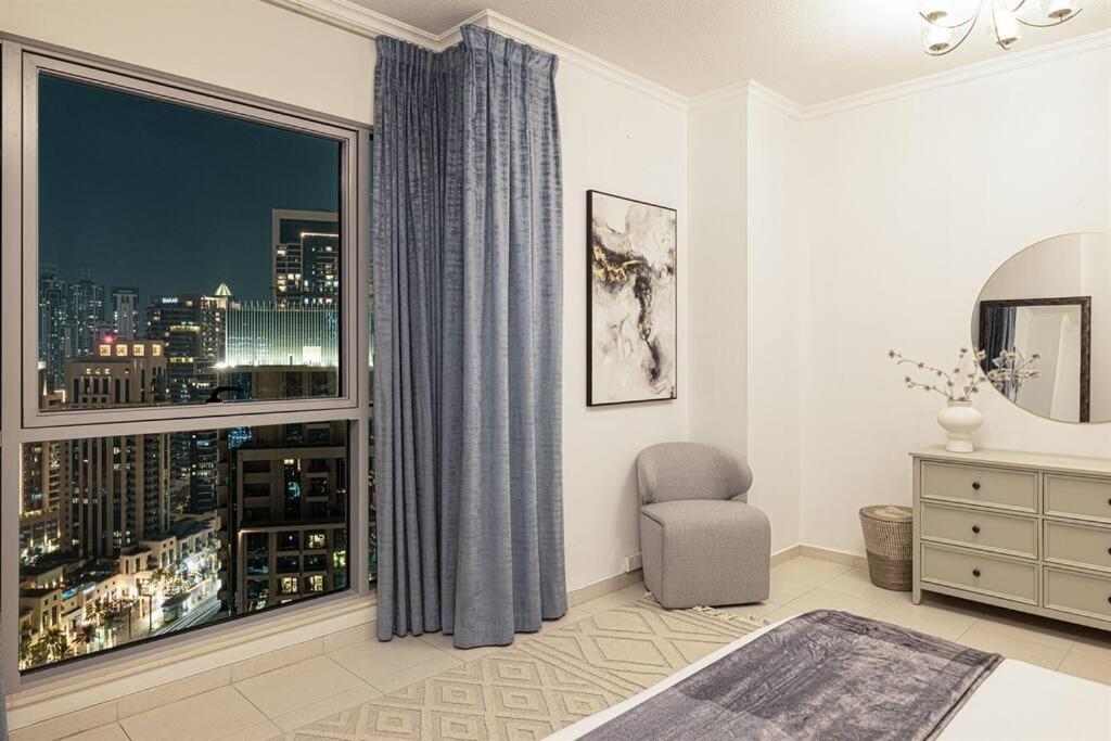 Downtown Delight 3br With Stunning Fountain Views Apartment Dubai
