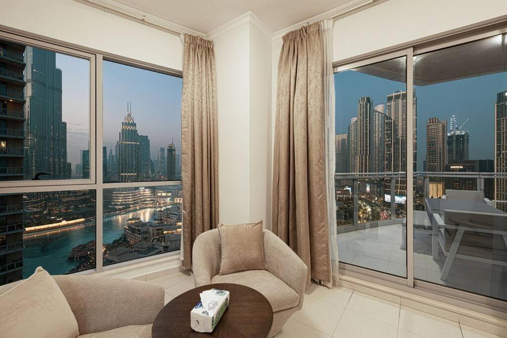 Downtown Delight 3br With Stunning Fountain Views Dubai