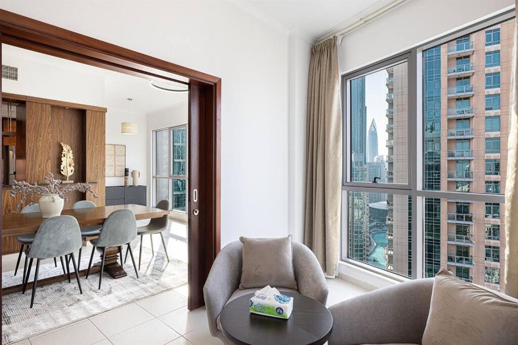 Downtown Delight 3br With Stunning Fountain Views Apartment Dubai