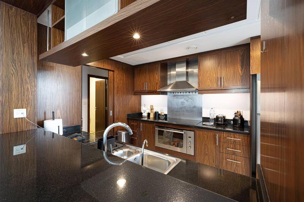 Apartment Downtown Delight 3br With Stunning Fountain Views *