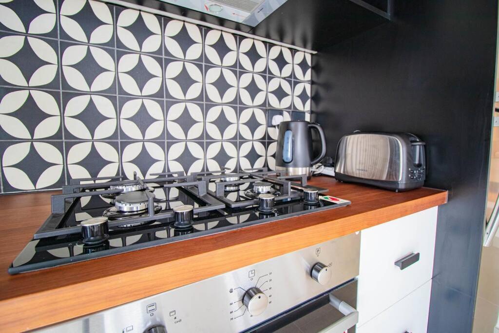 Amazing Views With Beautiful 2-bhk At Collective Apartamento *