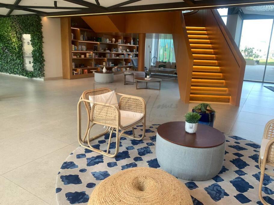 Amazing Views With Beautiful 2-bhk At Collective Apartment Dubai