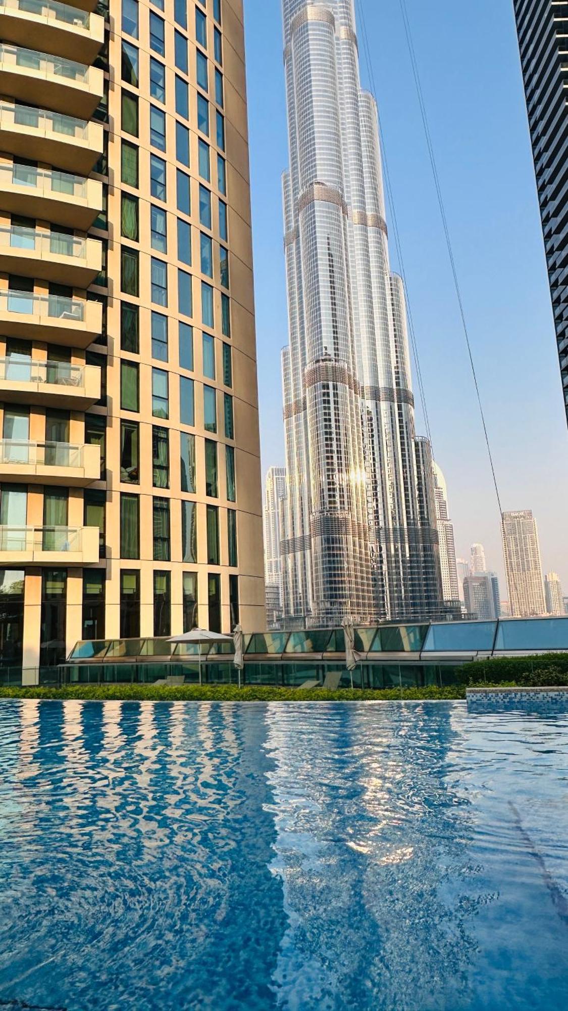 Mall Direct Access - Burj Vista Apartment Dubai