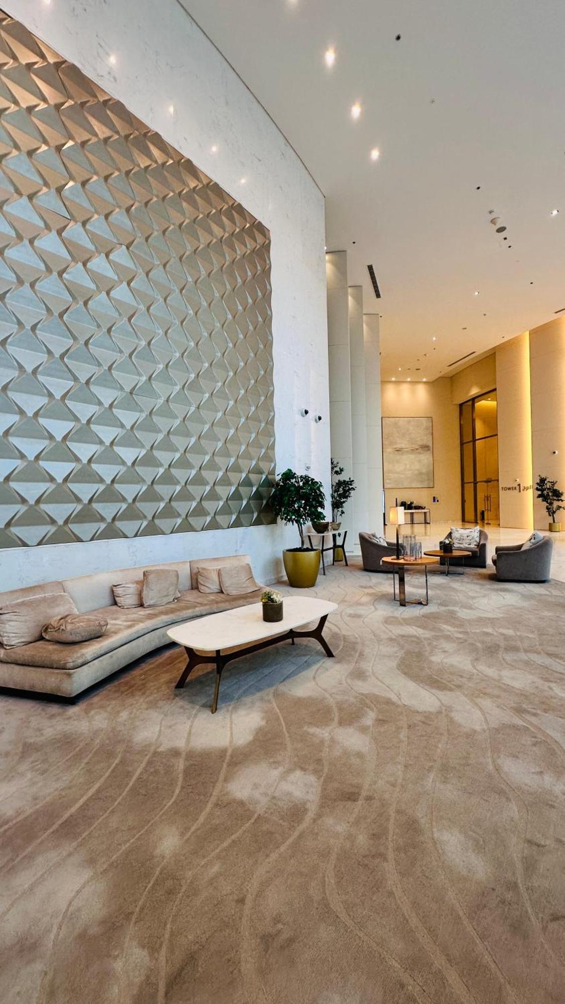 Apartment Mall Direct Access - Burj Vista