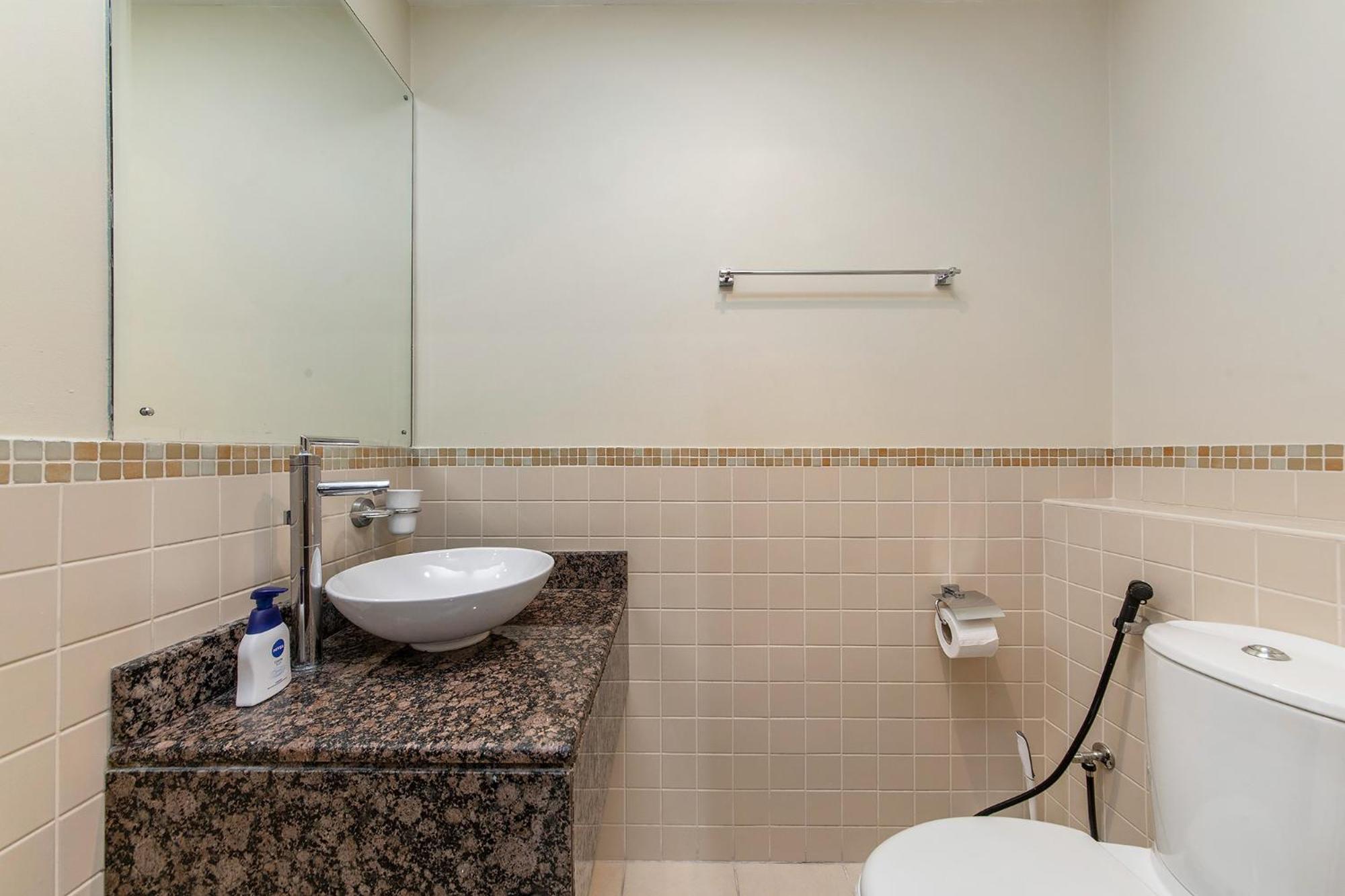 Excellent 1bdr At Bahar 6 Daire Dubai