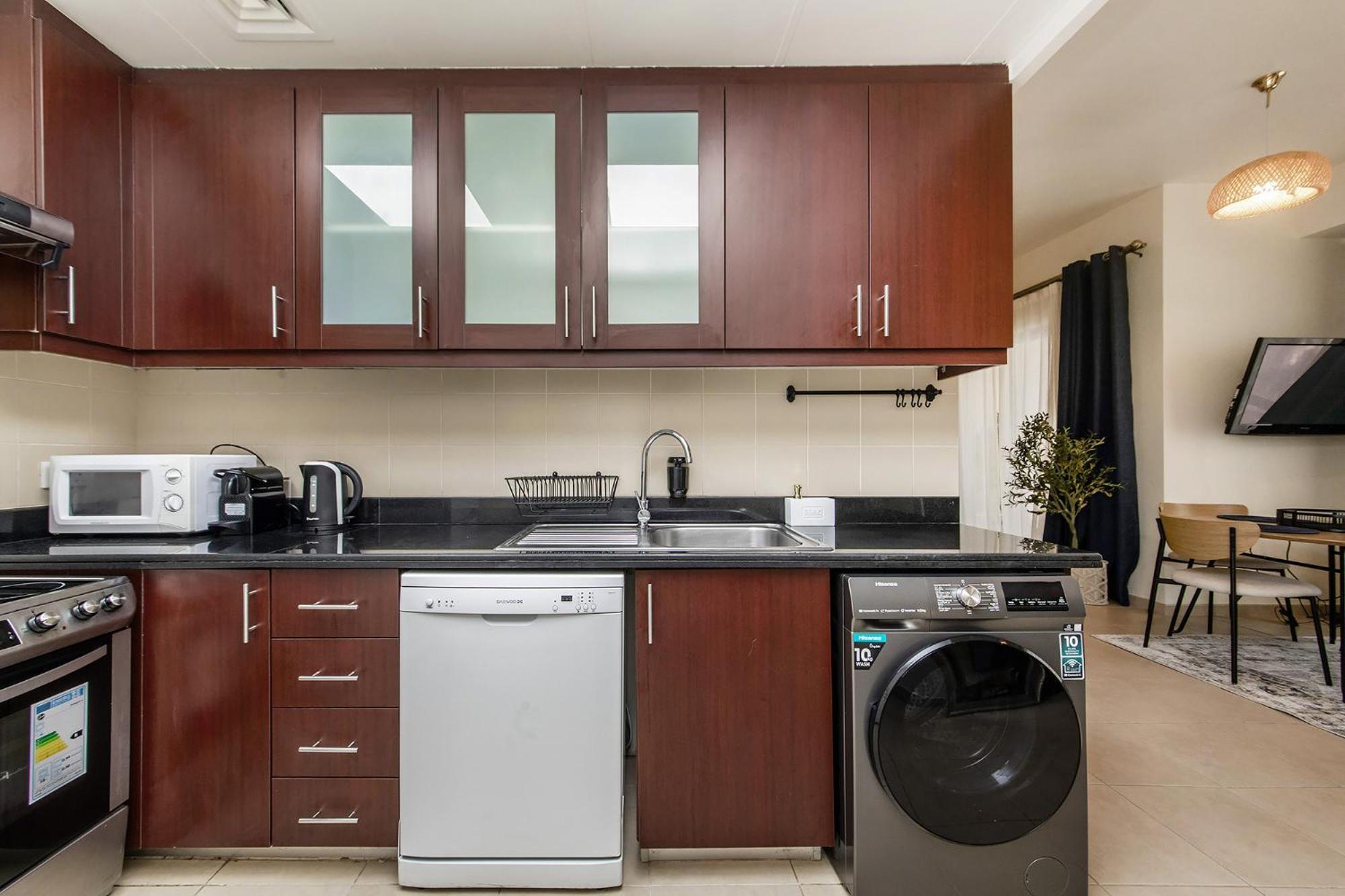 Excellent 1bdr At Bahar 6 Daire Dubai