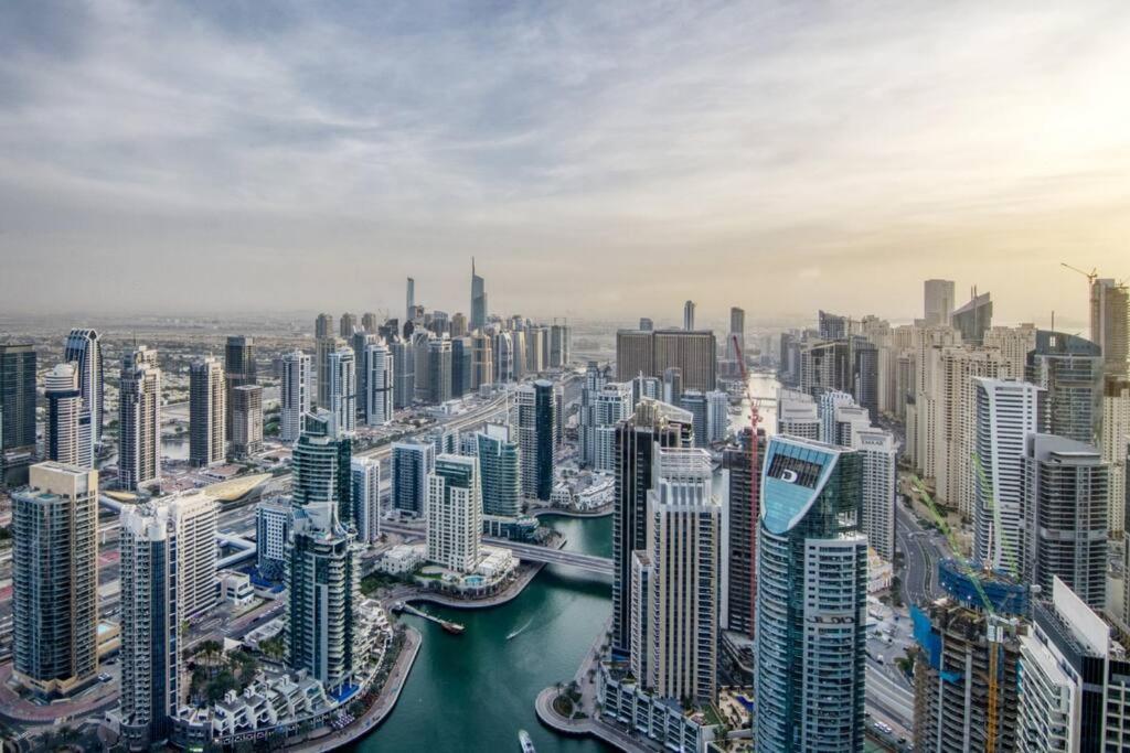 First Class 3br Amazing Views Of Marina Apartment Dubai