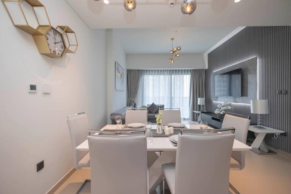 Posh 1br - High End Furnishings Near Burj Khalifa 606 Apartment Dubai