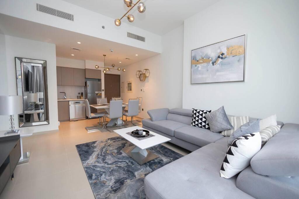Posh 1br - High End Furnishings Near Burj Khalifa 606 Dubai