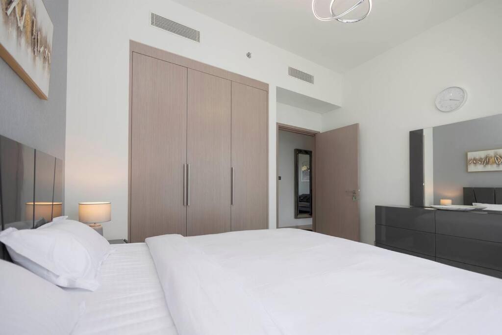 Posh 1br - High End Furnishings Near Burj Khalifa 606 Dubai