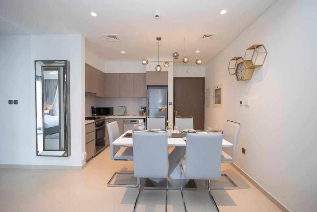 Posh 1br - High End Furnishings Near Burj Khalifa 606 Dubai