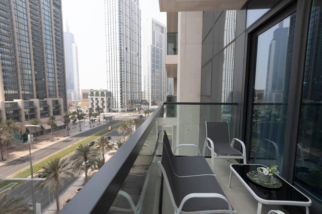 Apartment Posh 1br - High End Furnishings Near Burj Khalifa 606 Dubai