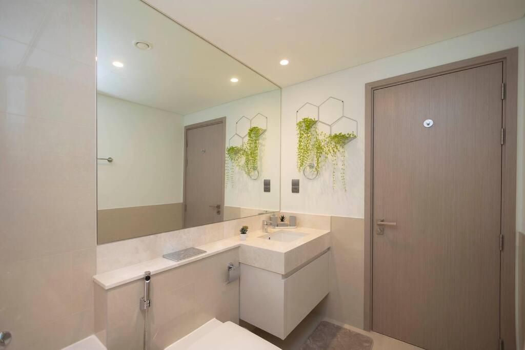 Posh 1br - High End Furnishings Near Burj Khalifa 606 *
