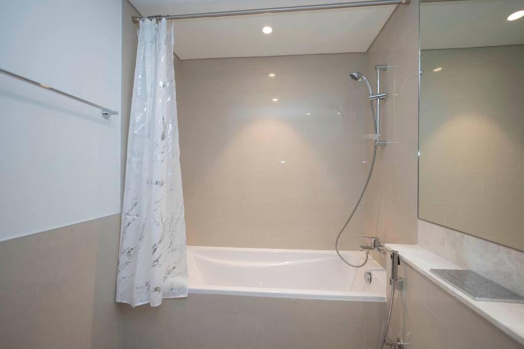 Posh 1br - High End Furnishings Near Burj Khalifa 606 Apartment