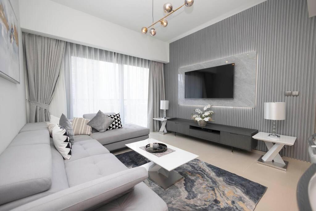 Posh 1br - High End Furnishings Near Burj Khalifa 606 *