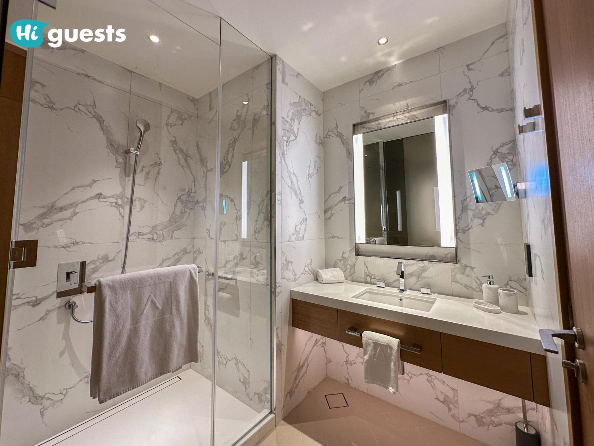 Higuests - Sky-high Experience Luxe Living On The 24th Floor Daire
