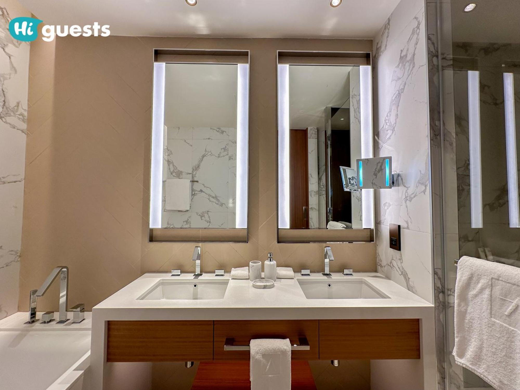 Daire Higuests - Sky-high Experience Luxe Living On The 24th Floor