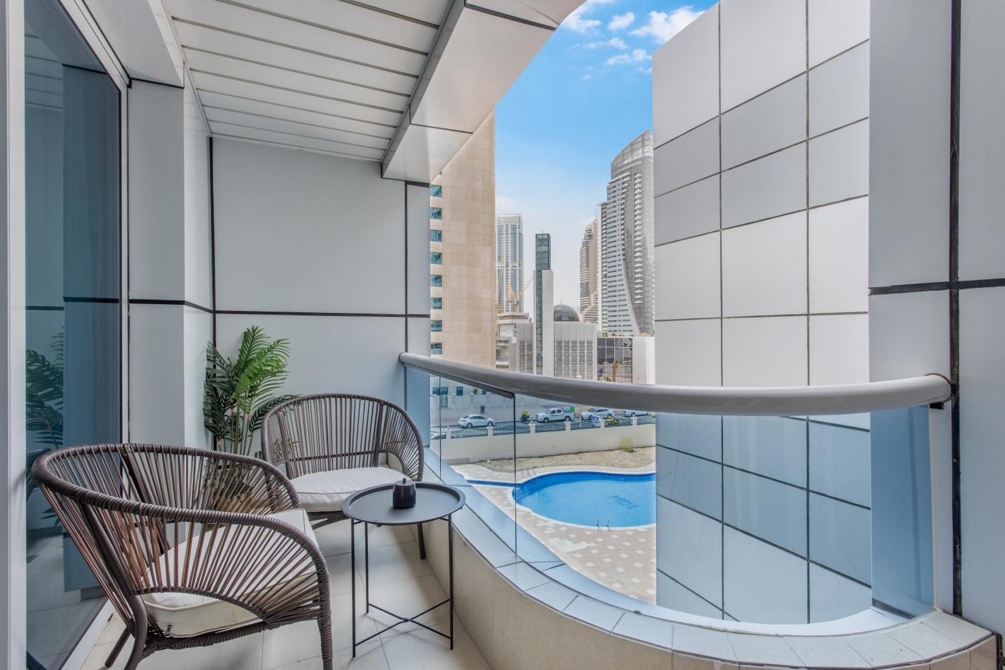 Comfy 1br Marina Living Steps From Marina Walk * Dubai