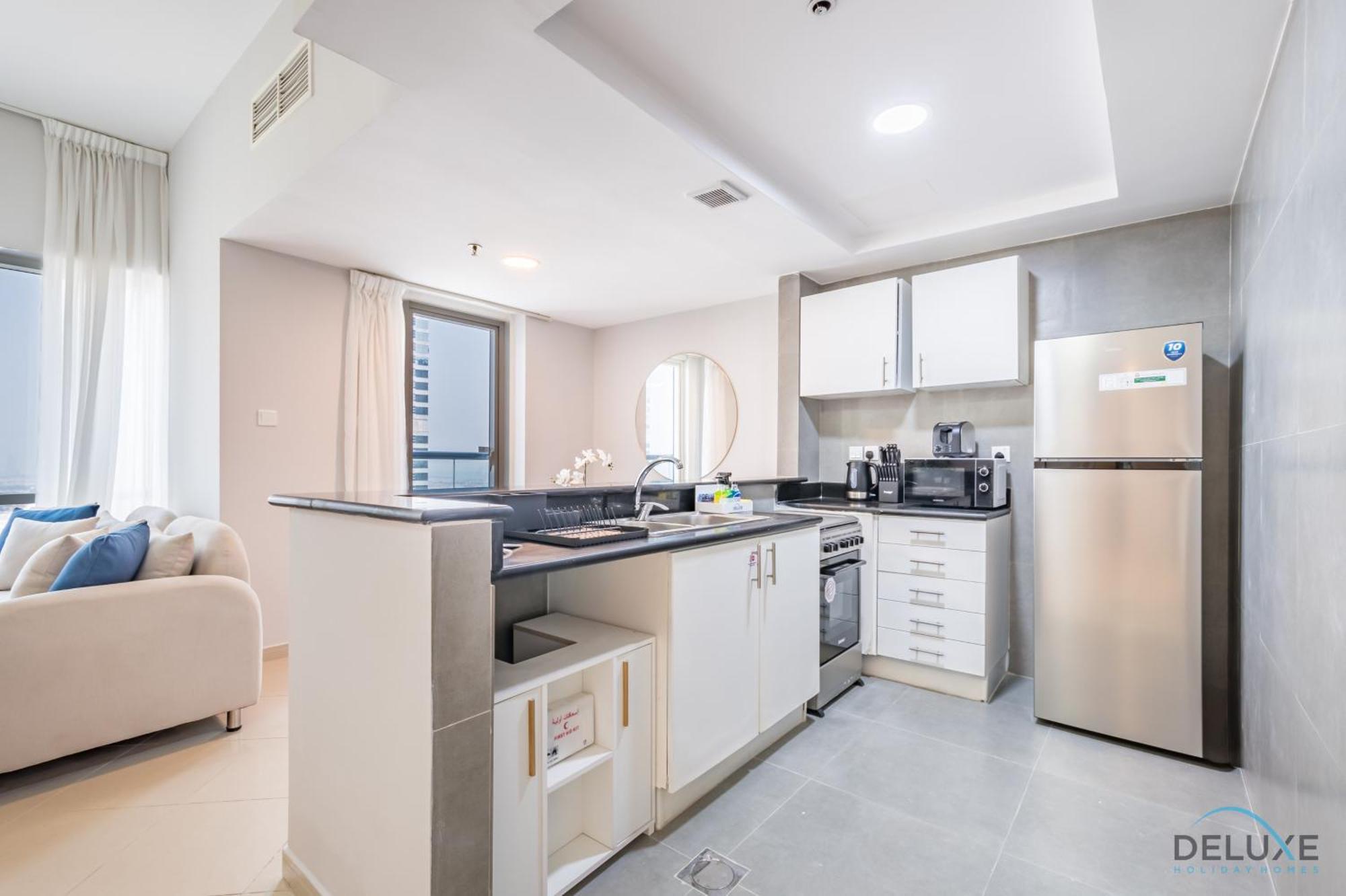 Inviting 1br In Concorde Tower 1, Jlt By Deluxe Homes Daire *