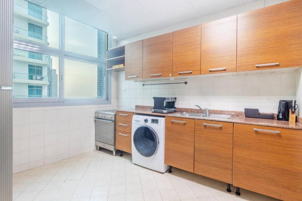 High Floor Spacious 3br Chic W Amazing Marina View * Dubai
