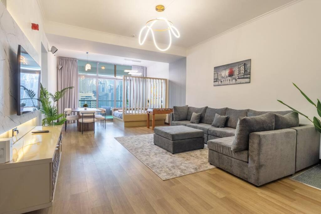 High Floor Spacious 3br Chic W Amazing Marina View Dubai