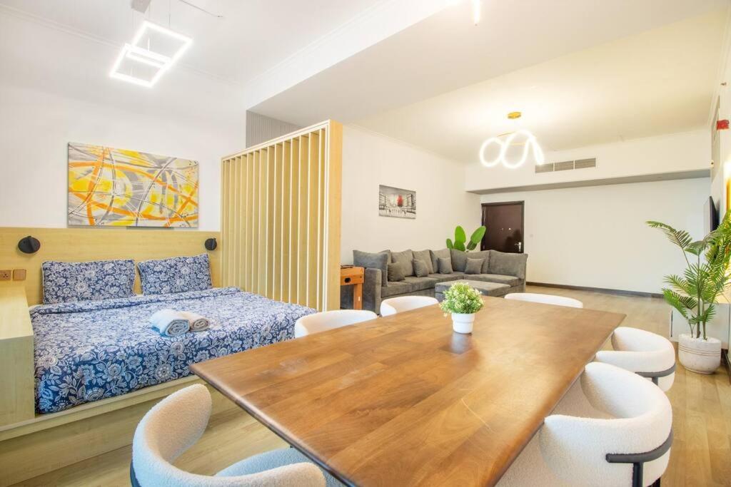 High Floor Spacious 3br Chic W Amazing Marina View