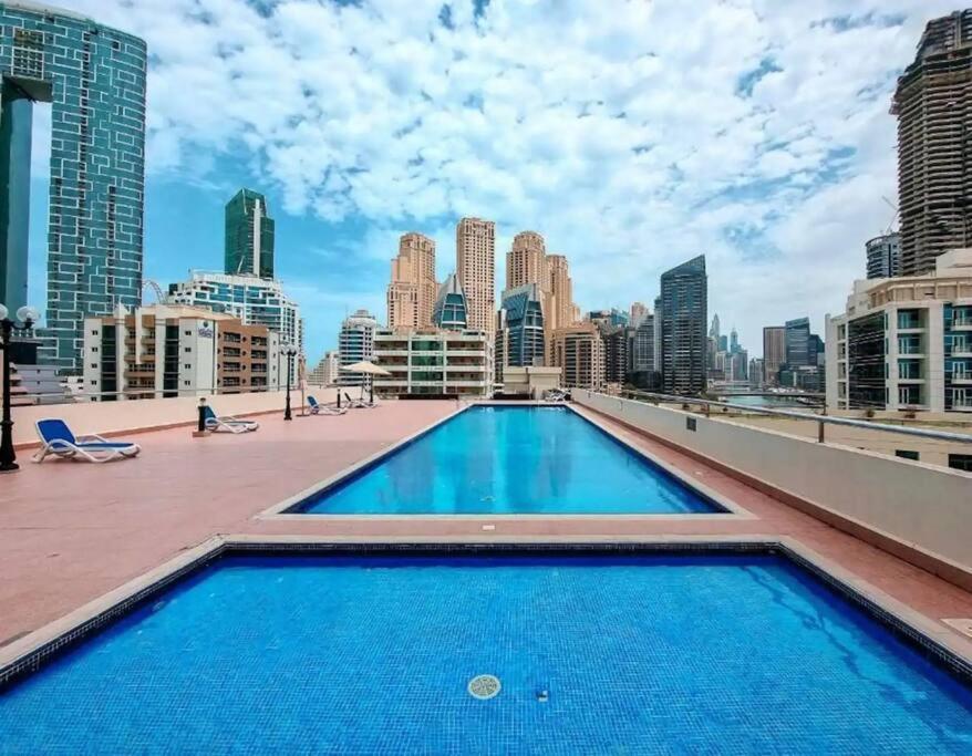 High Floor Spacious 3br Chic W Amazing Marina View Apartment *