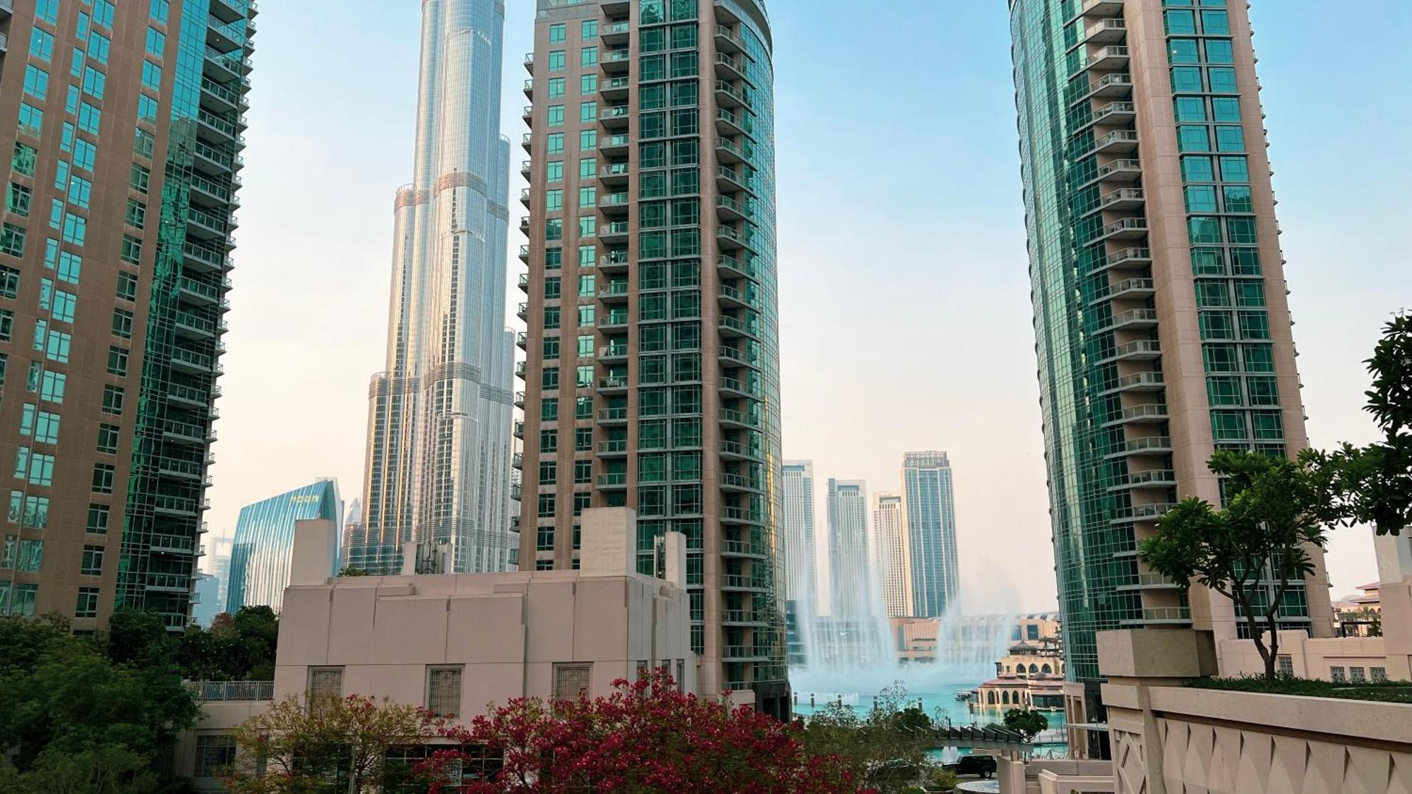 Luxury 2-br Overlooking Burj & Fountain Views