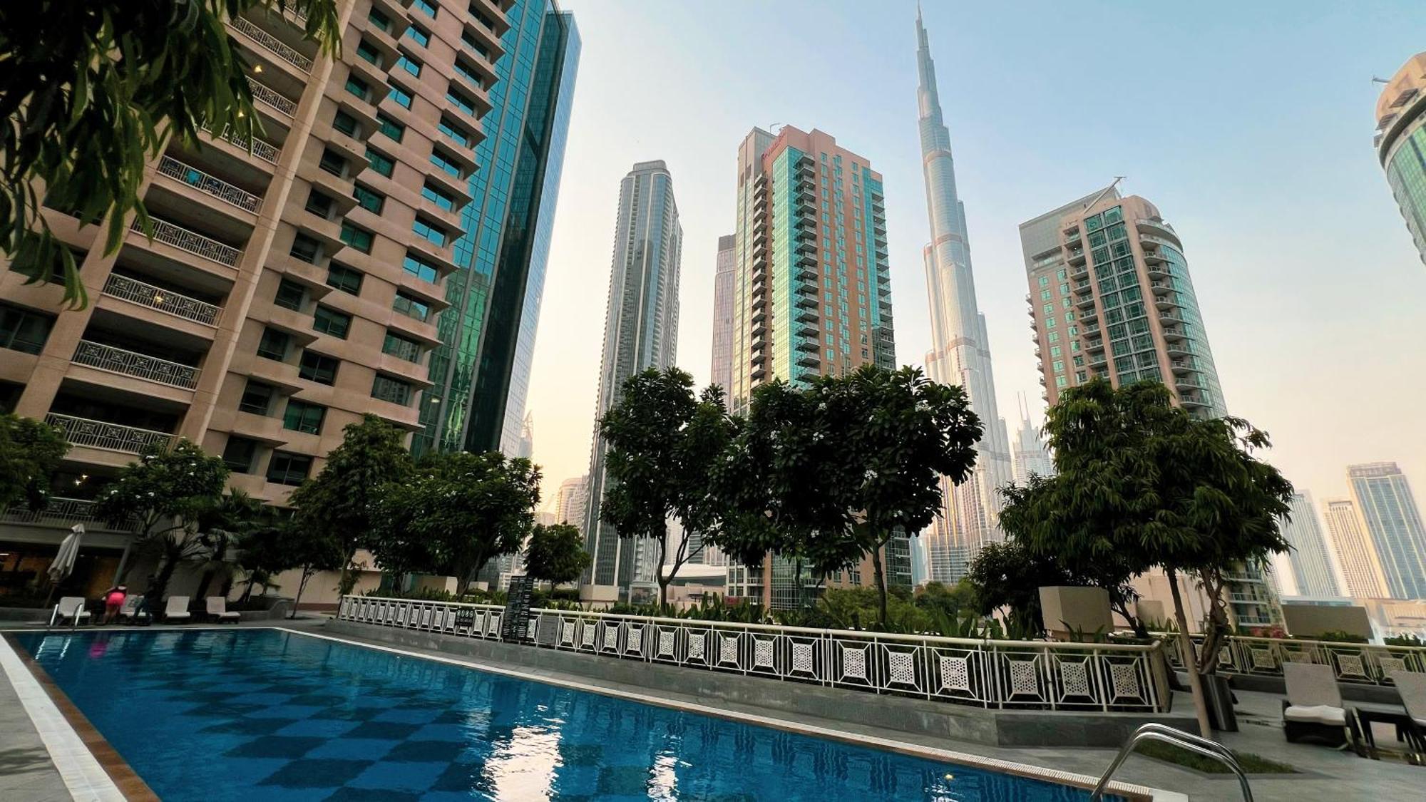 Apartment Luxury 2-br Overlooking Burj & Fountain Views